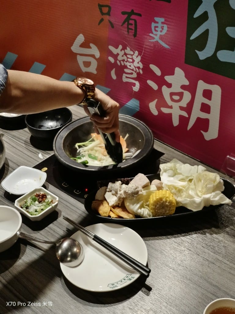 【新莊美食】狂一鍋新莊復興店，豐富湯頭取勝的美味火鍋❤️