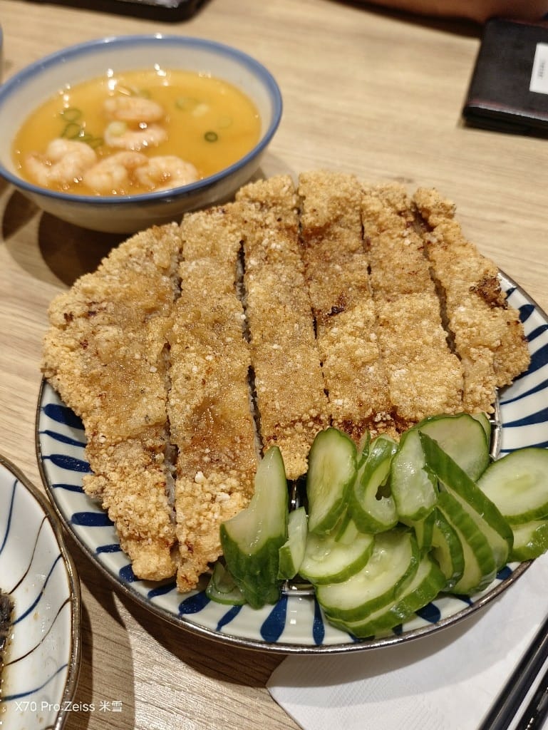 【新莊美食】忠青商行新莊宏匯店，再訪有著台北第一好吃的蝦仁飯❤️