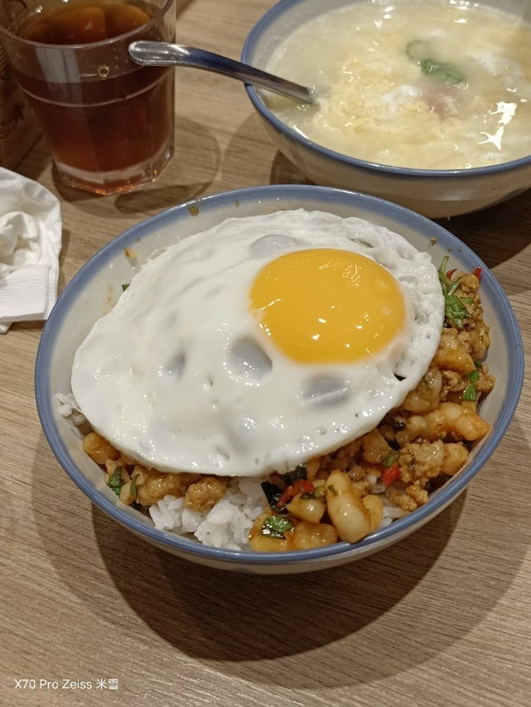 【新莊美食】忠青商行新莊宏匯店，再訪有著台北第一好吃的蝦仁飯❤️