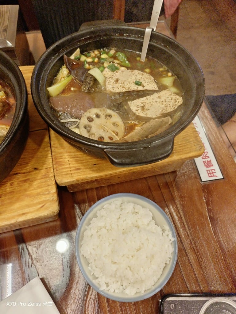 【新莊美食】雲鼎阿二麻辣食堂幸福店，一個人就能享用的美味麻辣鍋❤️
