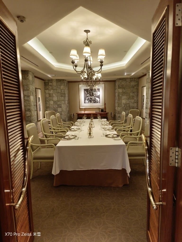 【台北美食】台北君悅酒店BelAir寶艾西餐廳，再訪台北最夢幻約會場所回味威靈頓牛排❤️