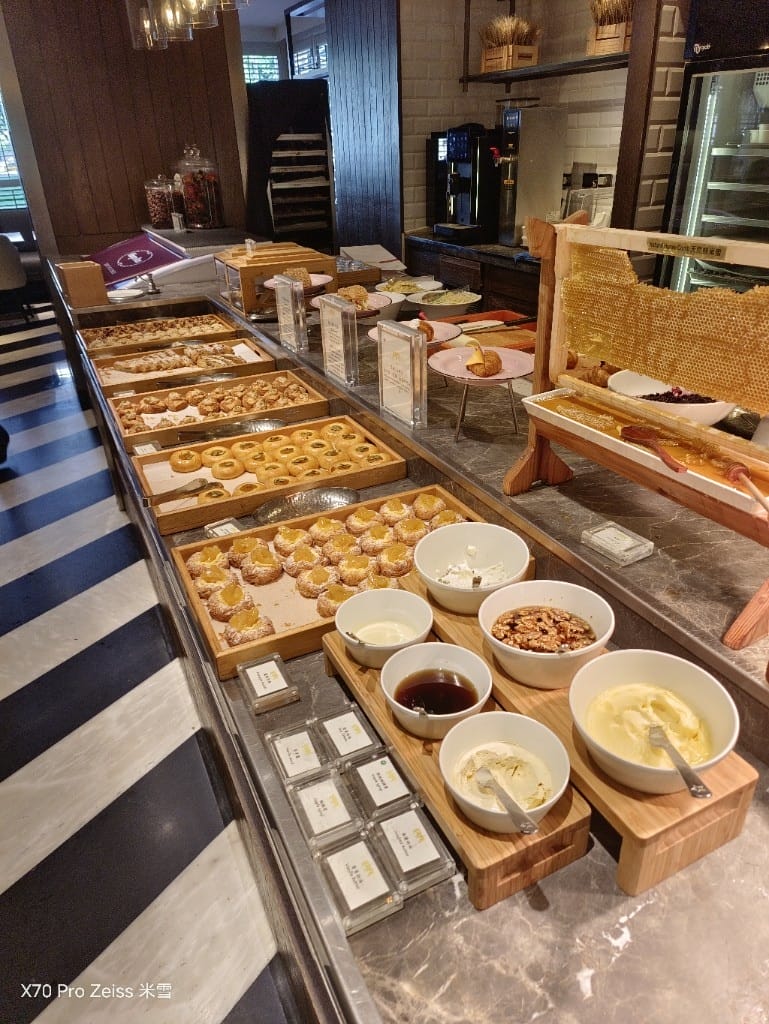 【台北美食】台北君悅酒店凱菲屋Café早餐 VS 嘉賓軒早餐