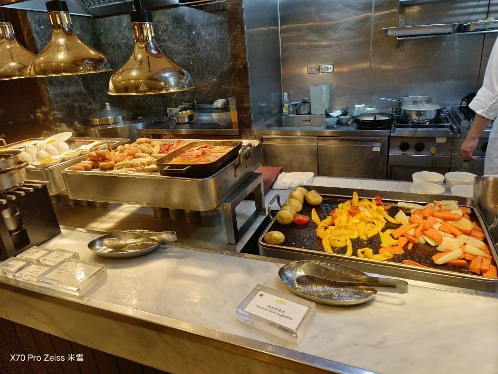 【台北美食】台北君悅酒店凱菲屋Café早餐 VS 嘉賓軒早餐