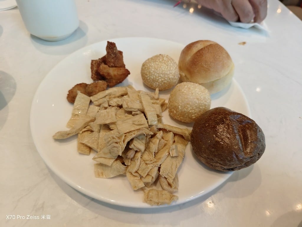 【新莊吃到飽】朵頤餐廳 Doricious，龍蝦只要$898也太佛心了❤️
