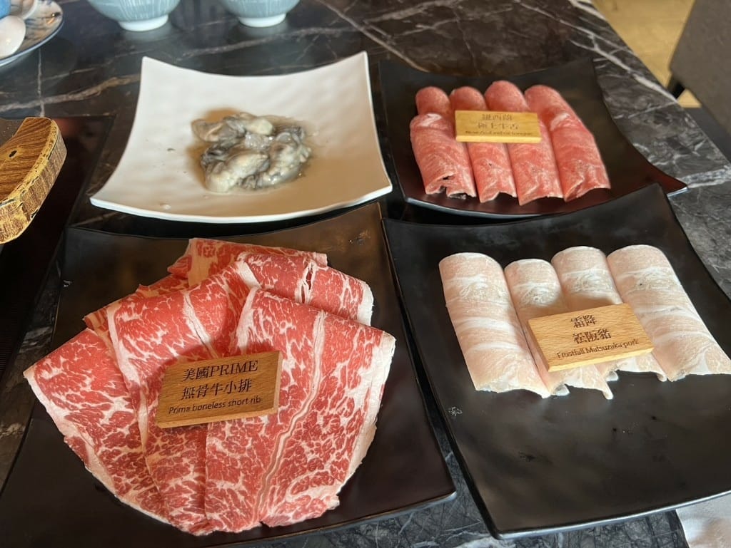 【台北吃到飽】石撈麻辣鴛鴦鍋，可能是台北最肥美的牛小排吃到飽❤️