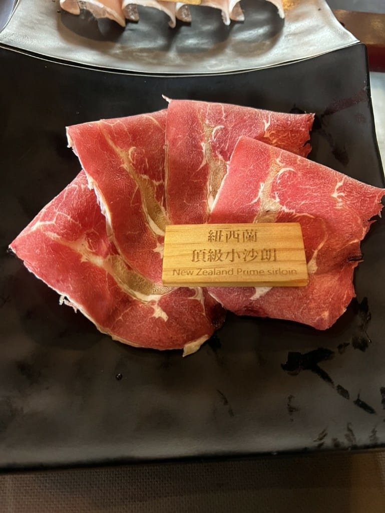 【台北吃到飽】石撈麻辣鴛鴦鍋，可能是台北最肥美的牛小排吃到飽❤️