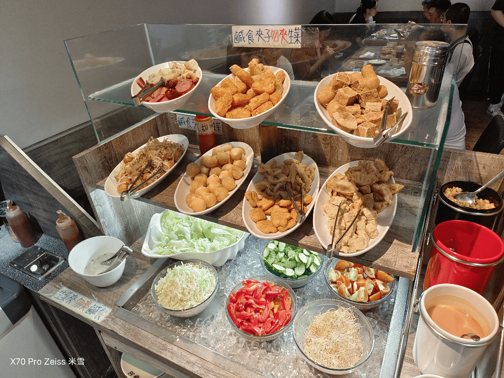 【新莊美食】傳品平價牛排民安店，只要$230就有牛排+自助吧吃到飽❤️