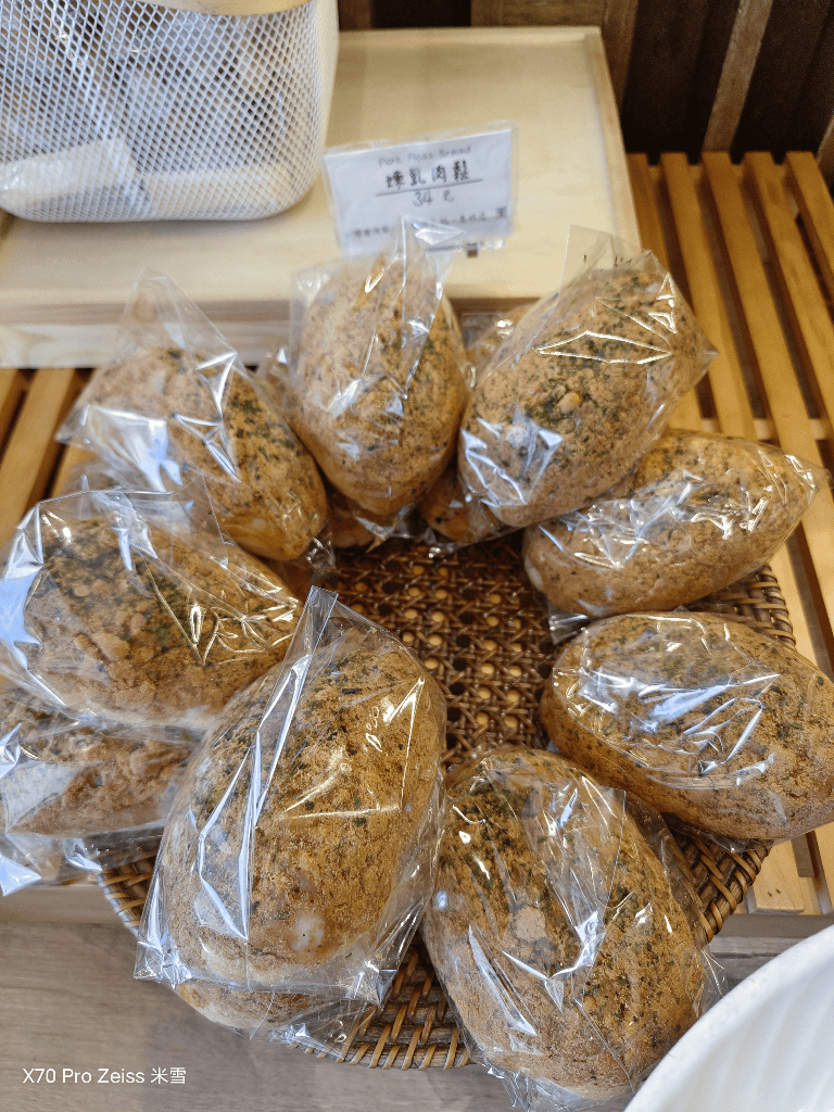 【林口美食】彼得潘烘焙坊,充滿兒時回憶的肉鬆麵包❤️ - 第6張圖 【林口美食】彼得潘烘焙坊,充滿兒時回憶的肉鬆麵包❤️