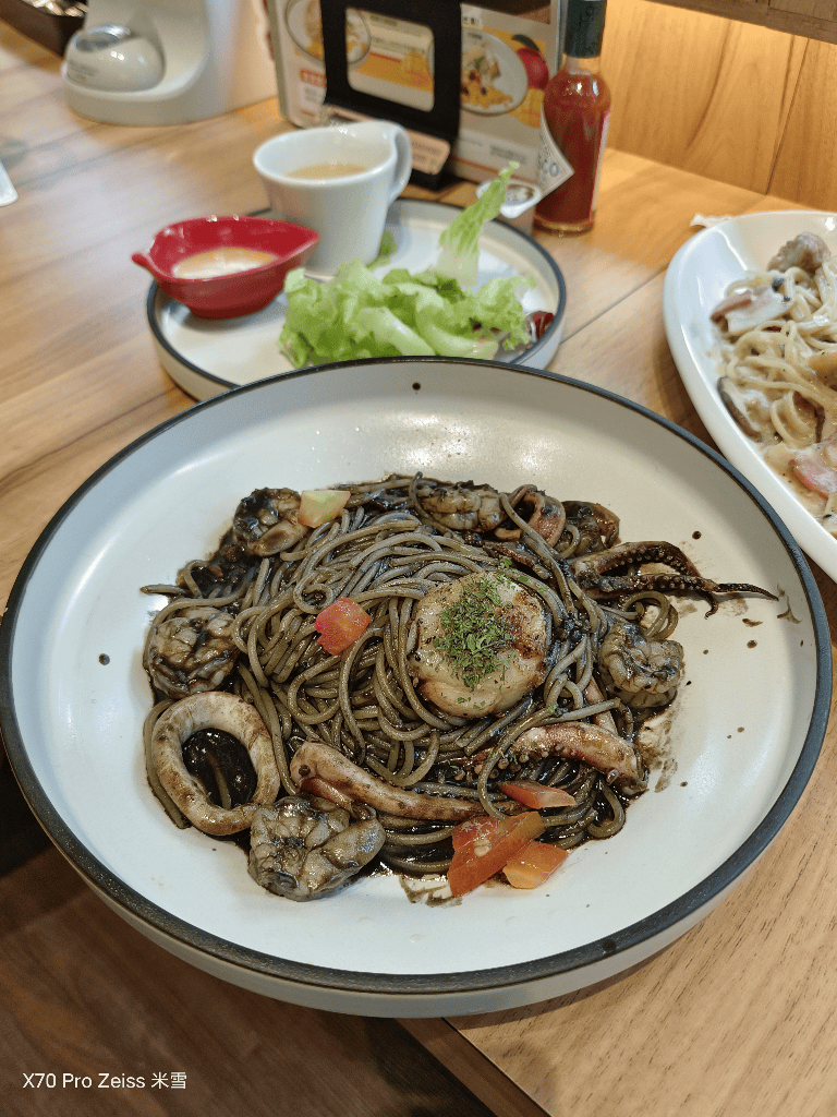 【新莊美食】武蔵野森珈琲Diner新莊思源店，餐點好吃且環境好的咖啡館❤️