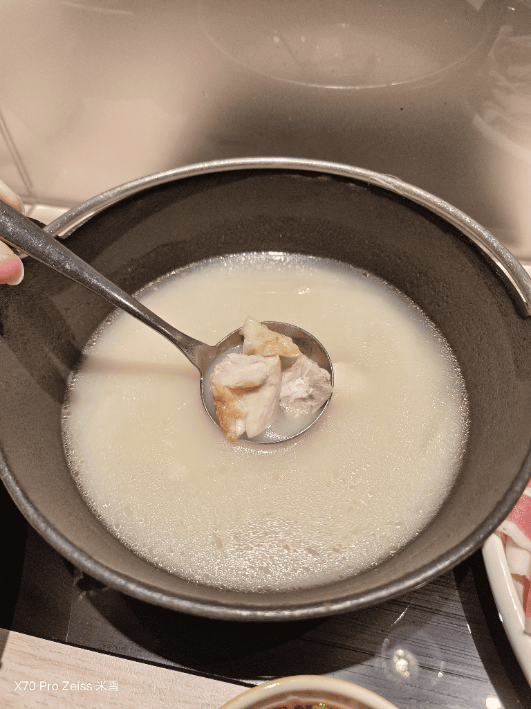 雞湯大叔新莊店，來試試湯控必吃的火鍋