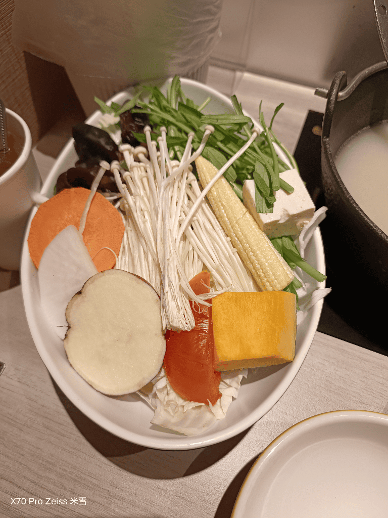 雞湯大叔新莊店，來試試湯控必吃的火鍋