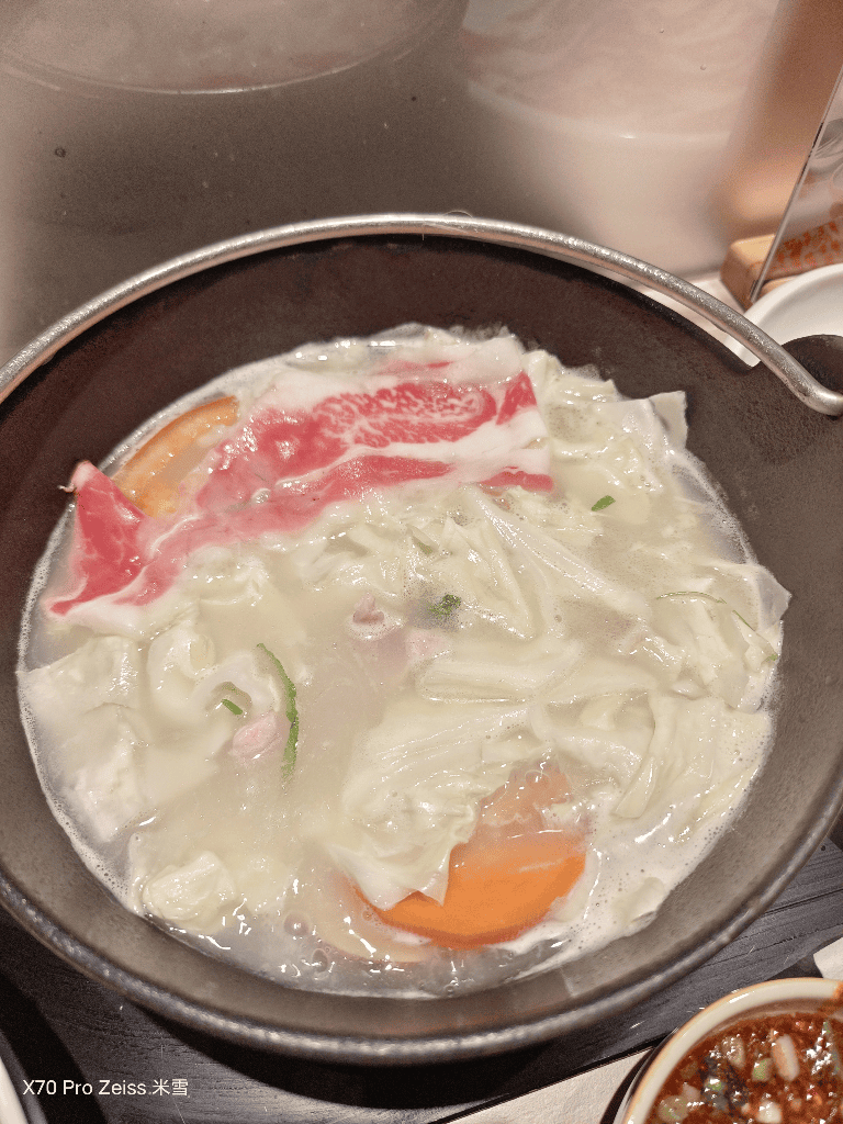 雞湯大叔新莊店，來試試湯控必吃的火鍋