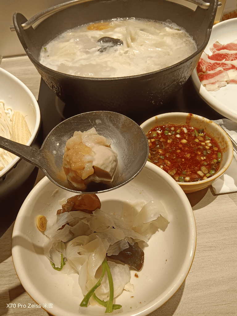 雞湯大叔新莊店，來試試湯控必吃的火鍋