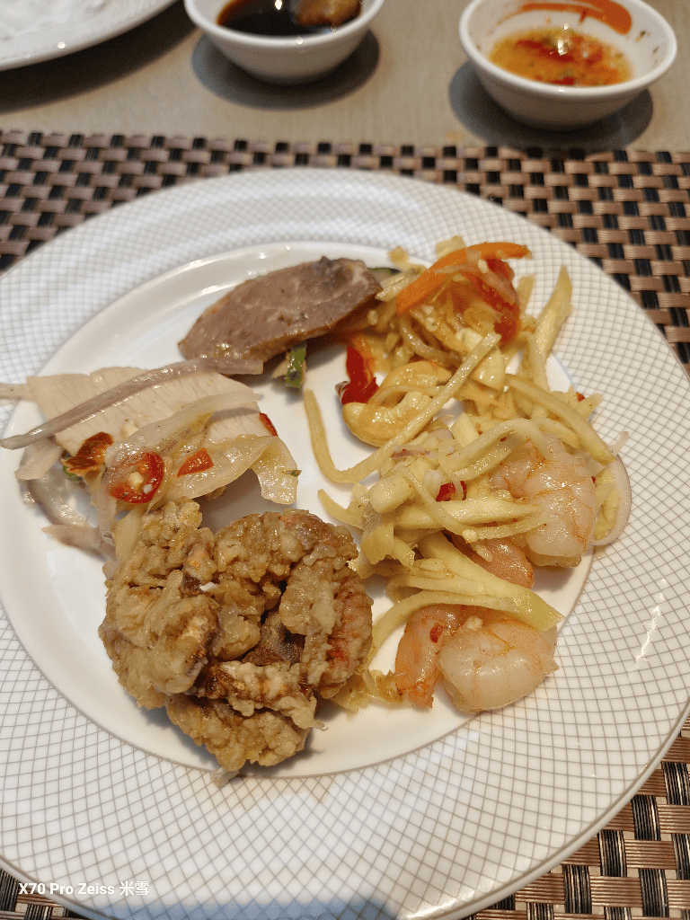 【台北吃到飽】香格里拉遠企CAFE13訪，泰饗曼谷美食買一送一❤️
