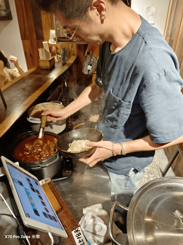 【三重美食】門前隱味牛肉麵三重空軍一村店,全台最難訂的牛肉麵開箱😎 - 第16張圖 【三重美食】門前隱味牛肉麵三重空軍一村店,全台最難訂的牛肉麵開箱😎