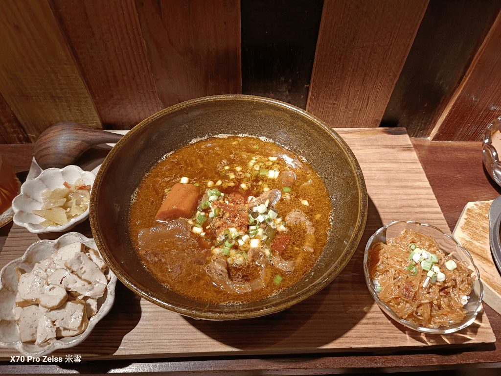 【三重美食】門前隱味牛肉麵三重空軍一村店,全台最難訂的牛肉麵開箱😎 - 第24張圖 【三重美食】門前隱味牛肉麵三重空軍一村店,全台最難訂的牛肉麵開箱😎