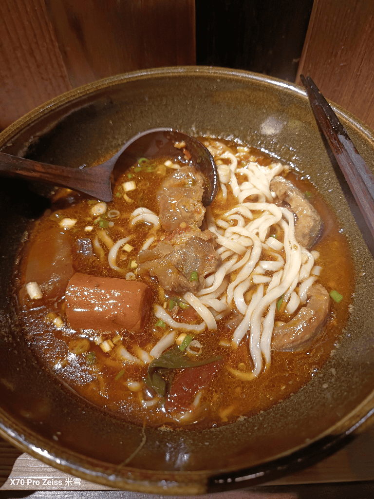 【三重美食】門前隱味牛肉麵三重空軍一村店,全台最難訂的牛肉麵開箱😎 - 第20張圖 【三重美食】門前隱味牛肉麵三重空軍一村店,全台最難訂的牛肉麵開箱😎