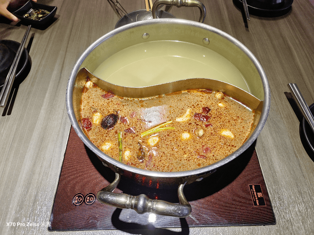 【桃園吃到飽】大漠紅頂級蒙古鍋桃園店4訪，再訪超好吃的牛小排麻辣鍋❤️