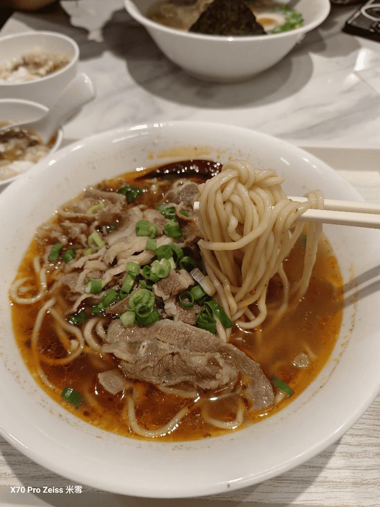 【新莊美食】麵大廚上新莊店，低消一碗麵即可豆花自由❤️