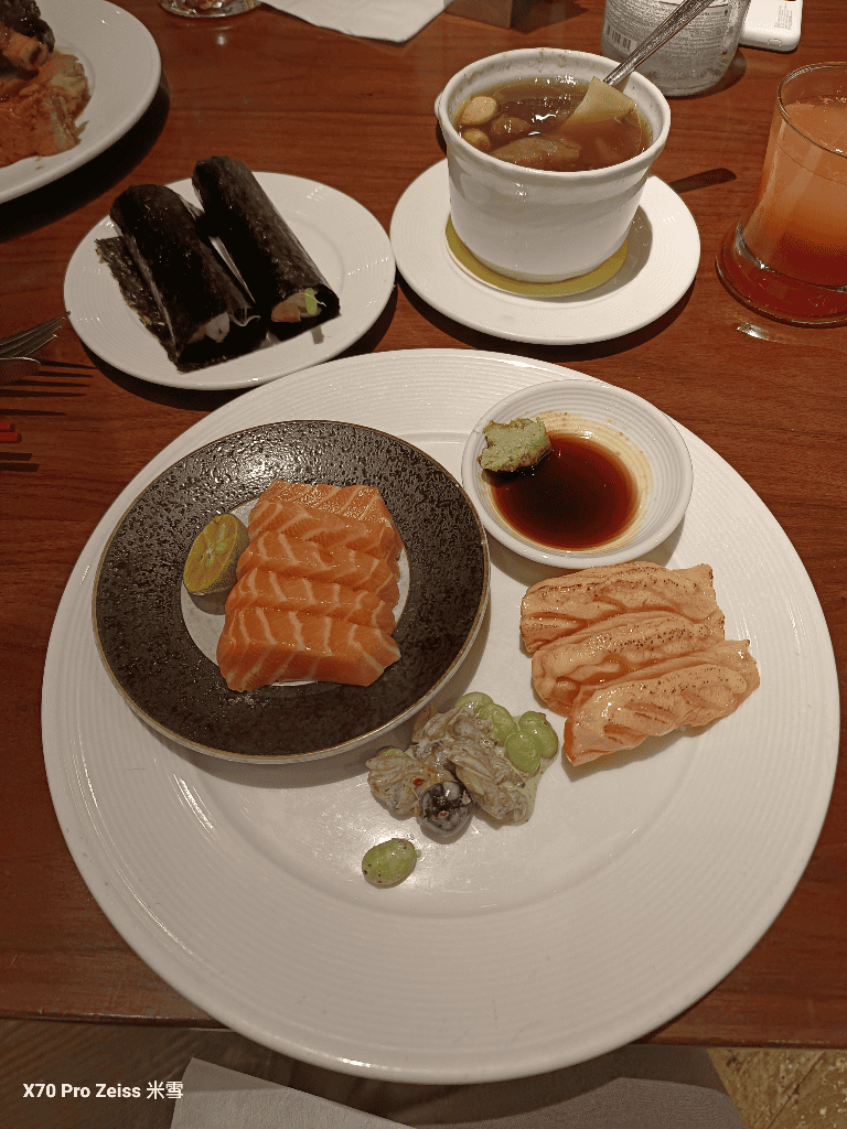 【台北吃到飽】台北君悅酒店凱菲屋Café，海陸大餐新主題開箱！