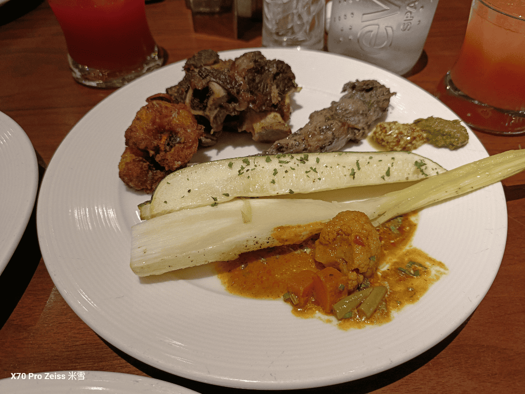 【台北吃到飽】台北君悅酒店凱菲屋Café，海陸大餐新主題開箱！