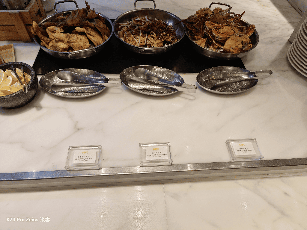【台北吃到飽】台北君悅酒店凱菲屋Café，海陸大餐新主題開箱！