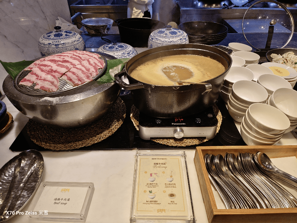 【台北吃到飽】台北君悅酒店凱菲屋Café，海陸大餐新主題開箱！