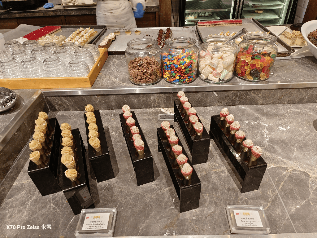 【台北吃到飽】台北君悅酒店凱菲屋Café，海陸大餐新主題開箱！