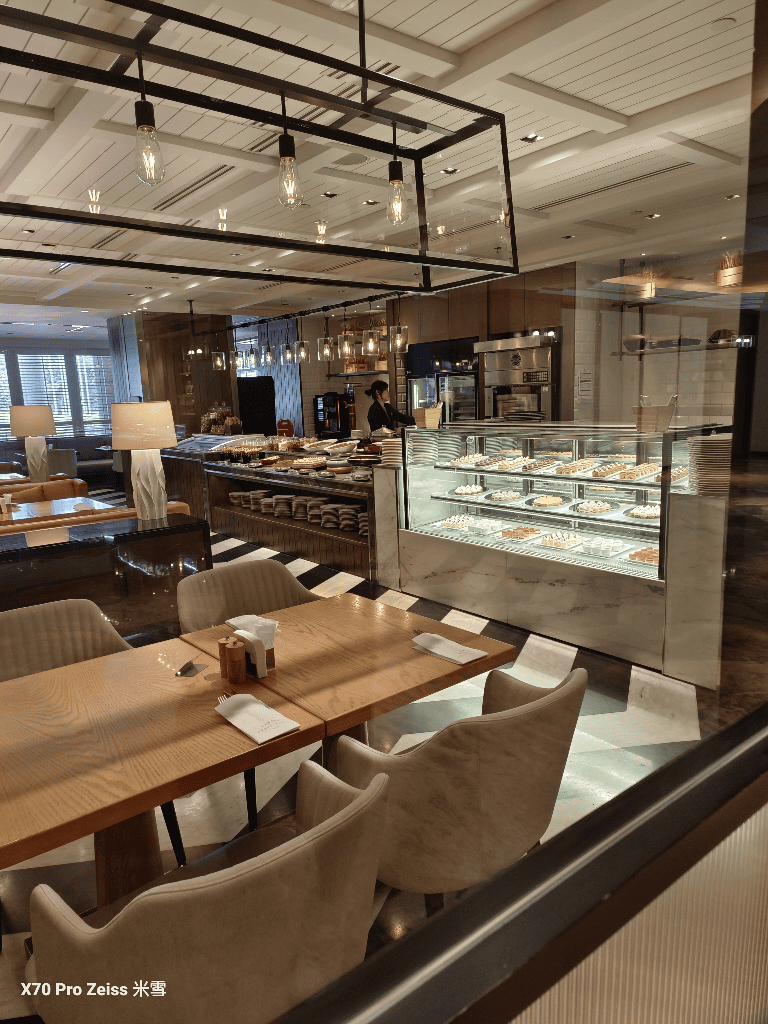 【台北吃到飽】台北君悅酒店凱菲屋Café，海陸大餐新主題開箱！