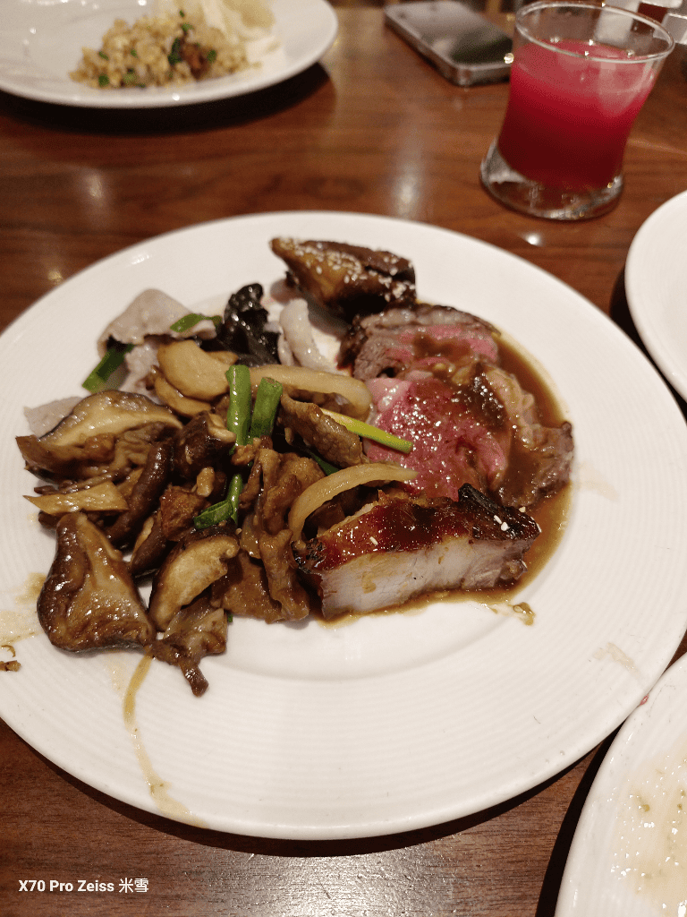 【台北吃到飽】台北君悅酒店凱菲屋Café，海陸大餐新主題開箱！