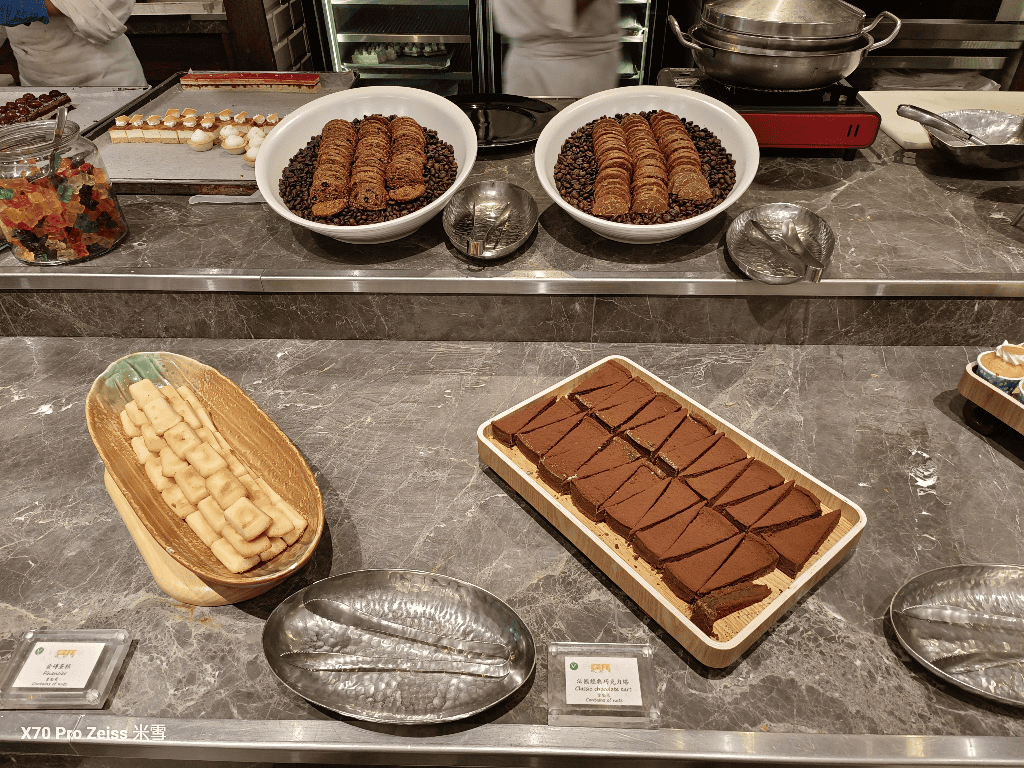 【台北吃到飽】台北君悅酒店凱菲屋Café，海陸大餐新主題開箱！