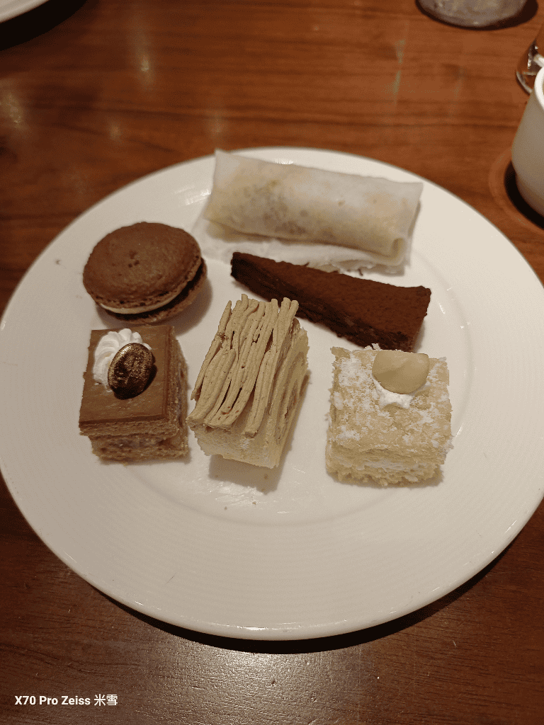 【台北吃到飽】台北君悅酒店凱菲屋Café，海陸大餐新主題開箱！