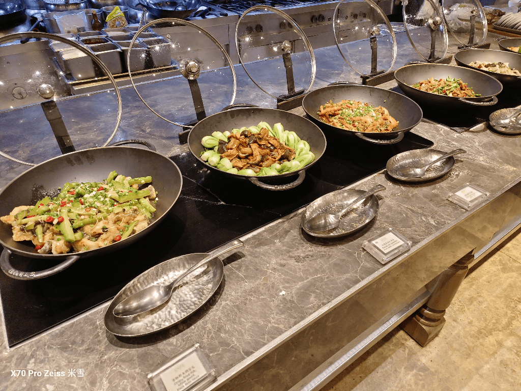 【台北吃到飽】台北君悅酒店凱菲屋Café，海陸大餐新主題開箱！