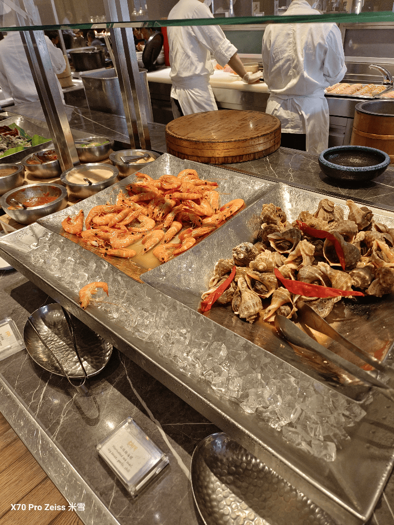【台北吃到飽】台北君悅酒店凱菲屋Café，海陸大餐新主題開箱！