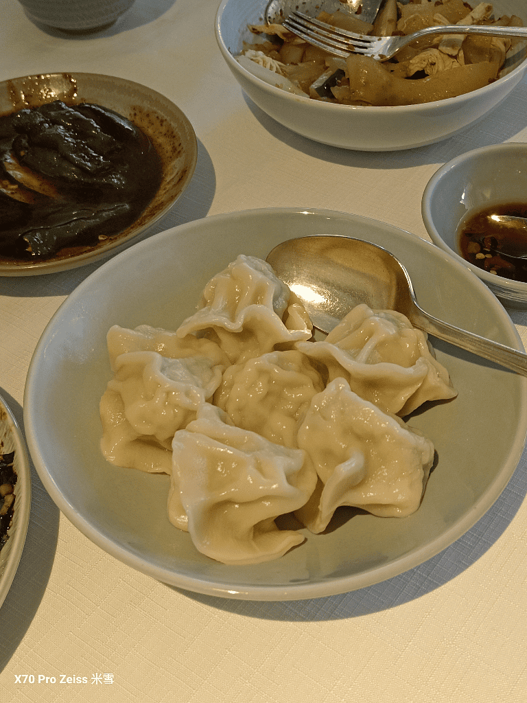 【台北美食】雲錦中餐廳YunJin，滿滿花膠的火朣雞湯開箱🥰