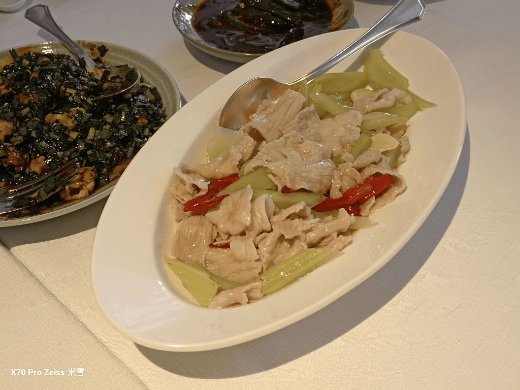 【台北美食】雲錦中餐廳YunJin，滿滿花膠的火朣雞湯開箱🥰