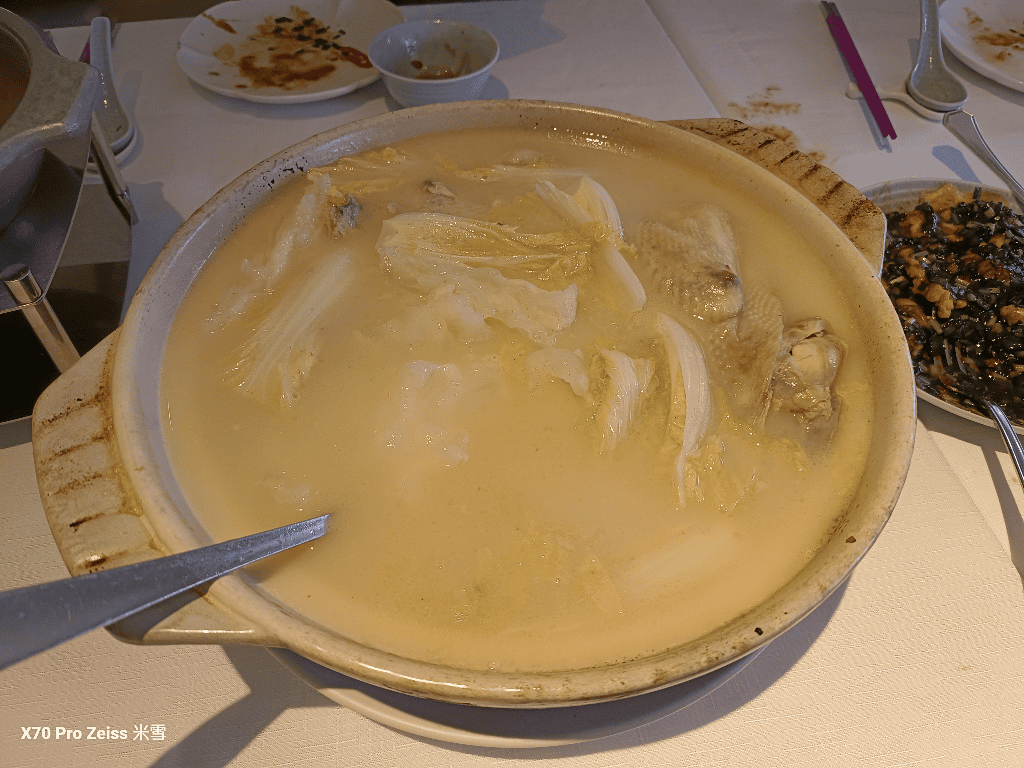 【台北美食】雲錦中餐廳YunJin，滿滿花膠的火朣雞湯開箱🥰