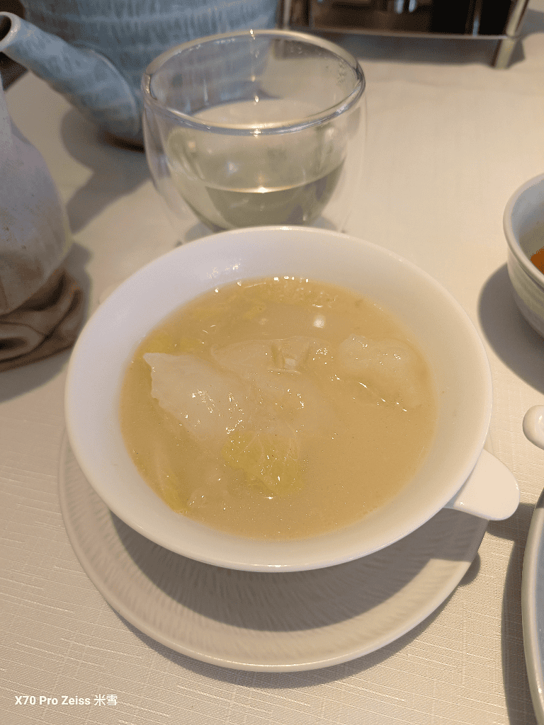【台北美食】雲錦中餐廳YunJin，滿滿花膠的火朣雞湯開箱🥰