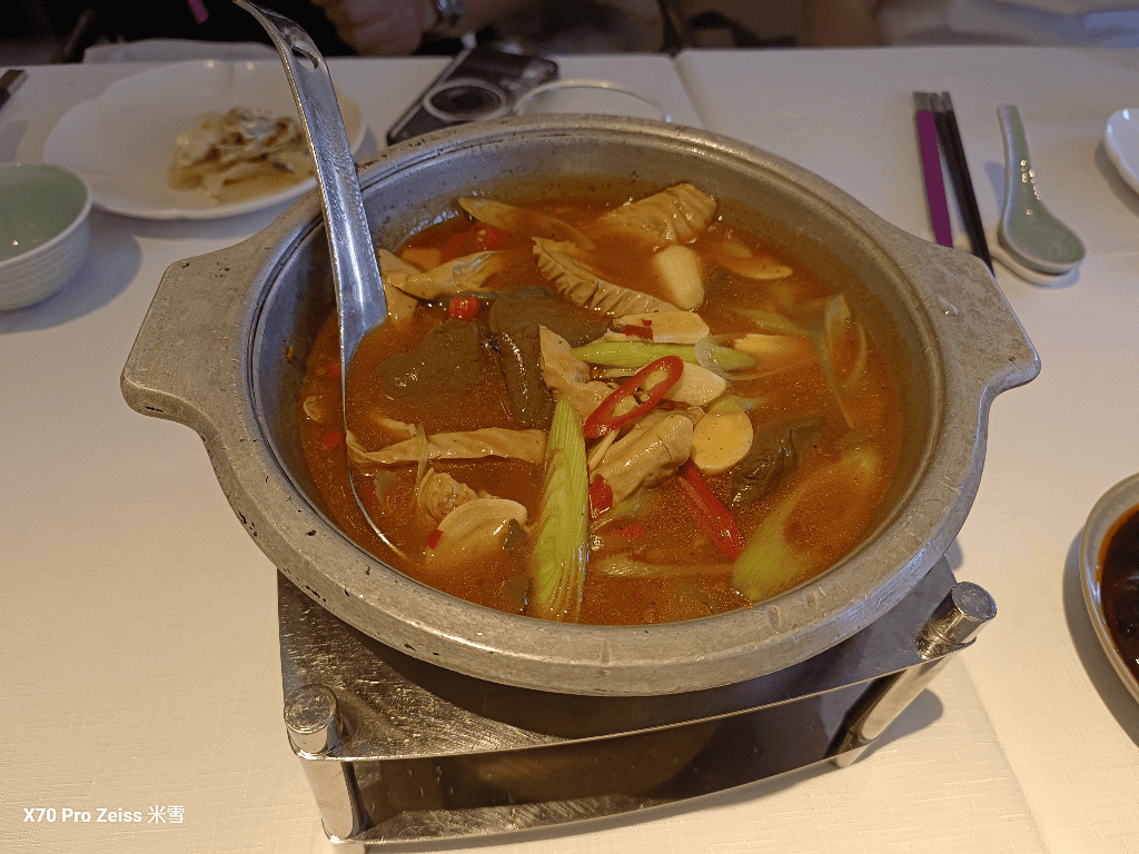 【台北美食】雲錦中餐廳YunJin，滿滿花膠的火朣雞湯開箱🥰