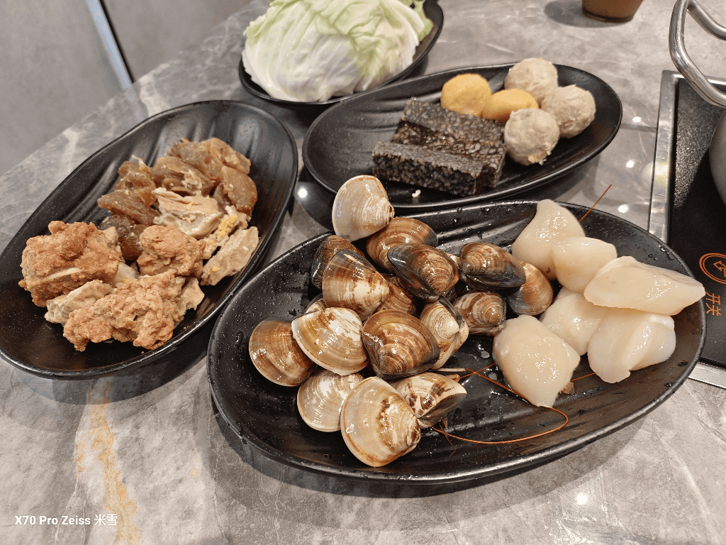【桃園吃到飽】小蒙牛頂級麻辣養生鍋家樂福林口店開箱❤️