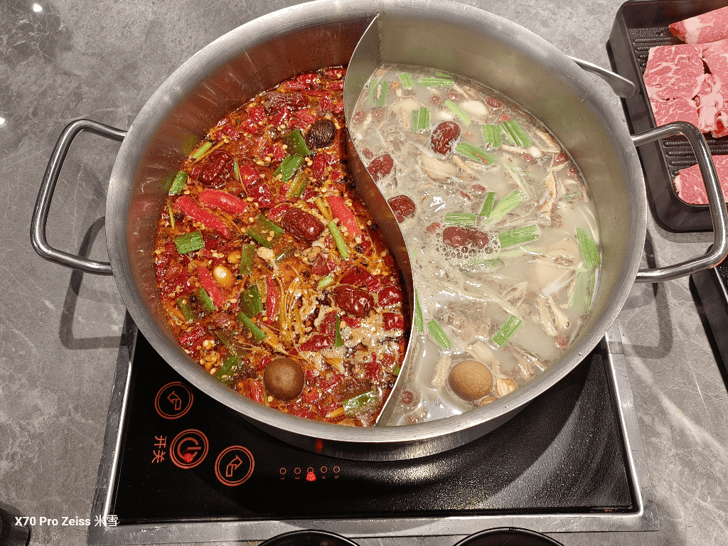 【桃園吃到飽】小蒙牛頂級麻辣養生鍋家樂福林口店開箱❤️