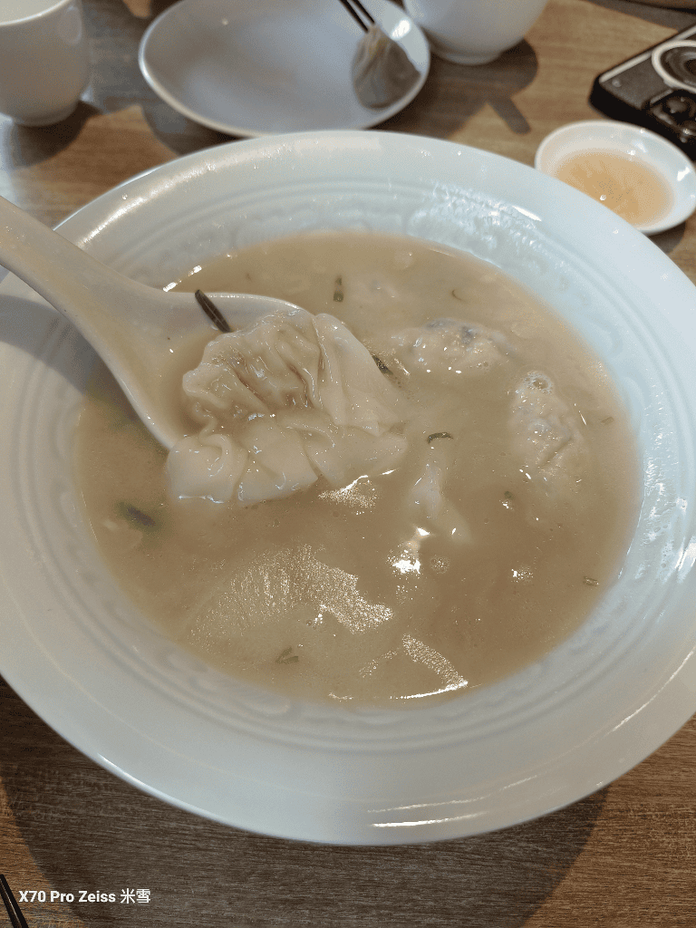 【新莊美食】壽星優惠吃起來，樂天皇朝vs樂蝦拉麵 新莊宏匯店