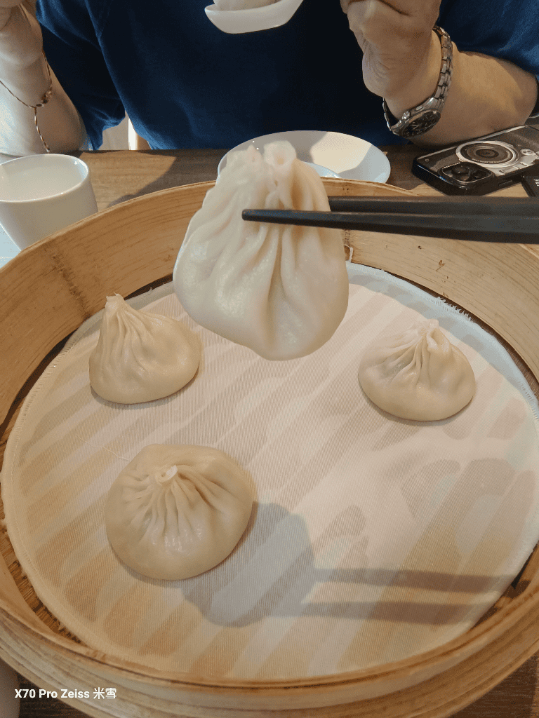 【新莊美食】壽星優惠吃起來，樂天皇朝vs樂蝦拉麵 新莊宏匯店
