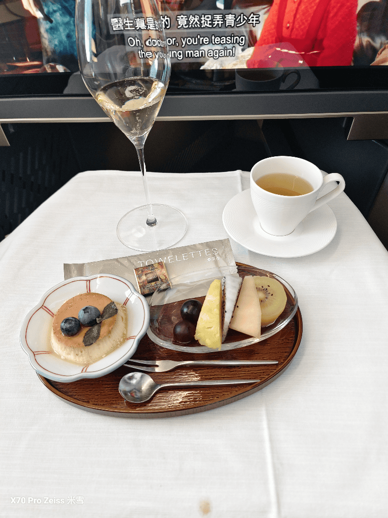 【星宇航空飛機餐】星宇頭等艙聯名胡同&今半美食開箱11311 - 第8張圖 【星宇航空飛機餐】星宇頭等艙聯名胡同&今半美食開箱11311