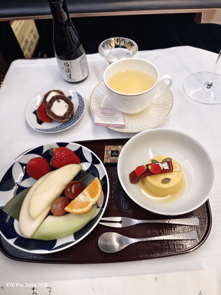 【星宇航空飛機餐】星宇頭等艙聯名胡同&今半美食開箱11311 - 第20張圖 【星宇航空飛機餐】星宇頭等艙聯名胡同&今半美食開箱11311
