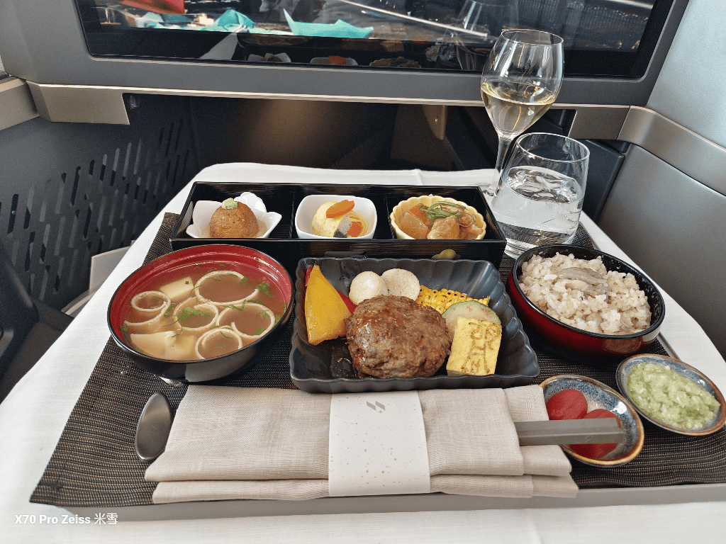 【星宇航空飛機餐】星宇頭等艙聯名胡同&今半美食開箱11311 - 第7張圖 【星宇航空飛機餐】星宇頭等艙聯名胡同&今半美食開箱11311