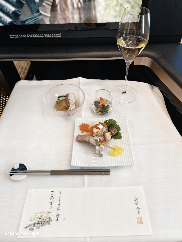 【星宇航空飛機餐】星宇頭等艙聯名胡同&今半美食開箱11311 - 第18張圖 【星宇航空飛機餐】星宇頭等艙聯名胡同&今半美食開箱11311