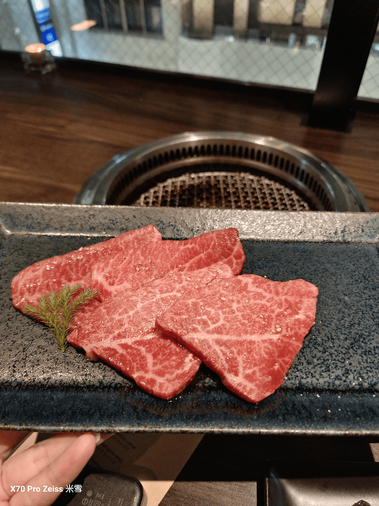 【東京銀座美食】Ginza Cobau,全程有專人代烤的烤肉店🍻 - 第13張圖 【東京銀座美食】Ginza Cobau,全程有專人代烤的烤肉店🍻