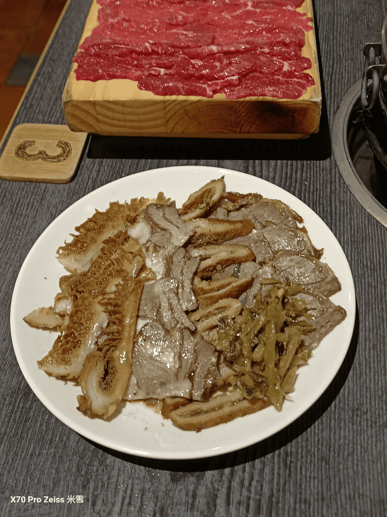 【新莊美食】饗牛二館火鍋鮮牛肉專賣店,壽星月折$200,愛吃牛肉不能錯過的溫體牛專賣店! - 第9張圖 【新莊美食】饗牛二館火鍋鮮牛肉專賣店,壽星月折$200,愛吃牛肉不能錯過的溫體牛專賣店!