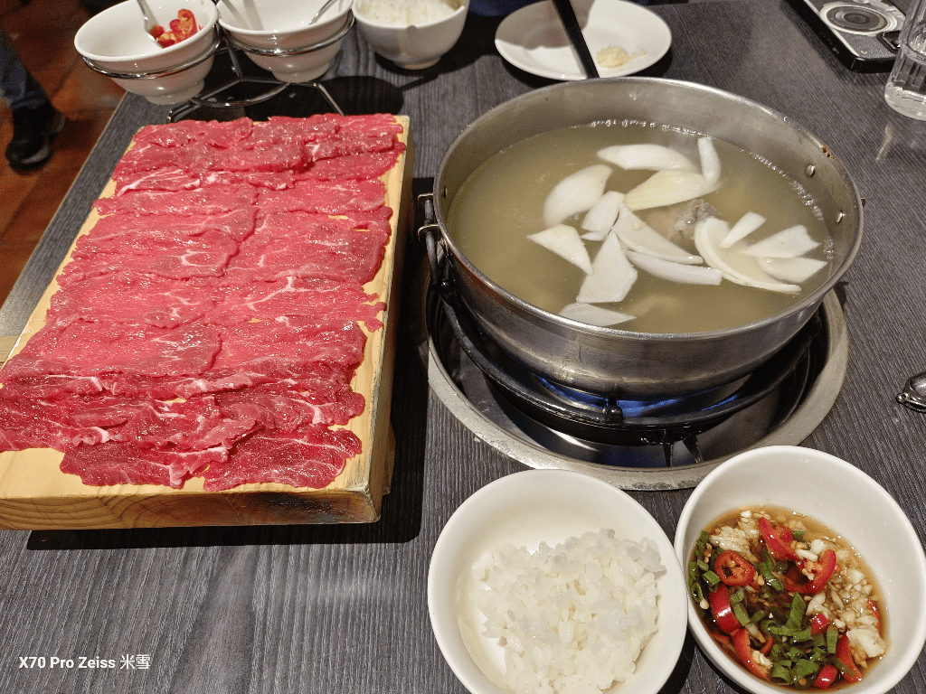【新莊美食】饗牛二館火鍋鮮牛肉專賣店,壽星月折$200,愛吃牛肉不能錯過的溫體牛專賣店! - 第8張圖 【新莊美食】饗牛二館火鍋鮮牛肉專賣店,壽星月折$200,愛吃牛肉不能錯過的溫體牛專賣店!